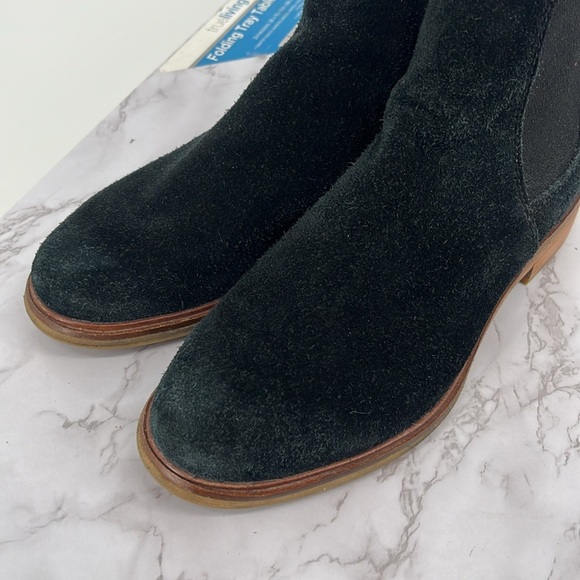 CLARKS‎ Clarkdale Arlo Low Heel Ankle Boots Black Suede Pull On Classic Sz 7.5 M - Picture 5 of 8